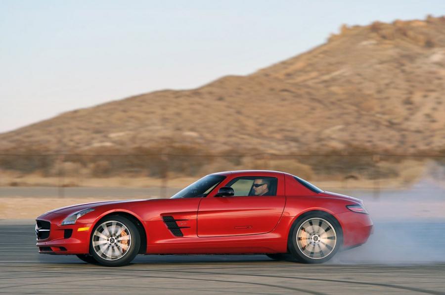  Mercedes-Benz SLS AMG GT 2013 года  (фото 43 из 110)